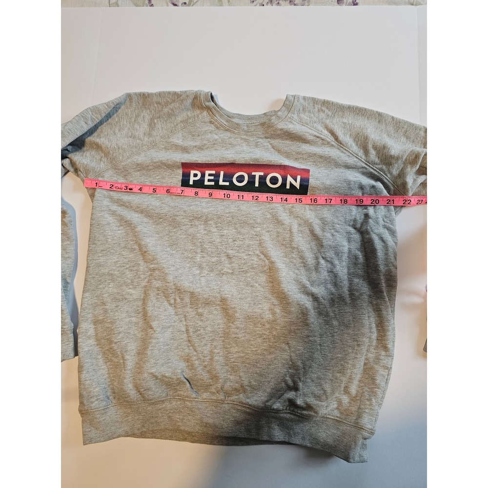 Peloton Sweatshirt Womens M Gray Graphic Raglan Crew Neck Athleisure‎ Workout - Picture 4 of 4